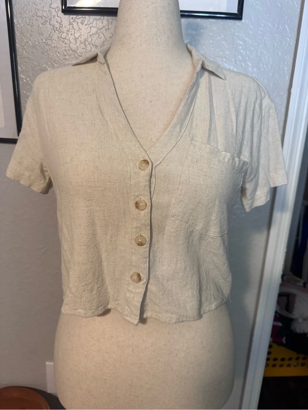 Love Notes Beige Button-Front Cropped Shirt
